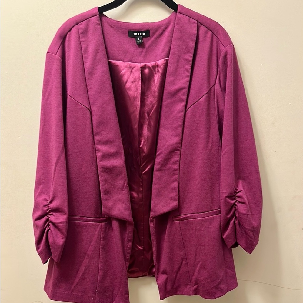 Torrid Size 4 Magenta Open Front Blazer with Cinched Sleeves
